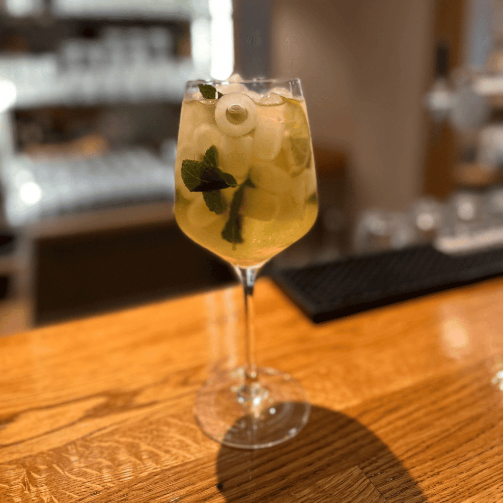 Hugo Spritz drink